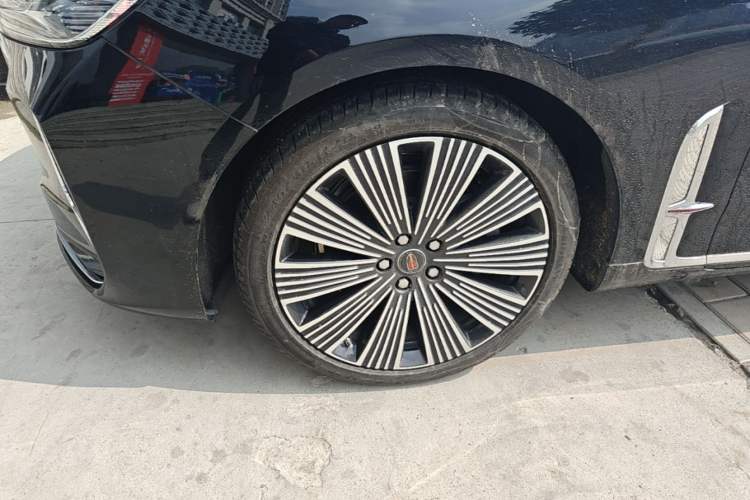 Used Hongqi H9 2025 2.0T Two-Wheel Drive Flagship Luxury Business Edition 5 Seats Left Front Wheel Hub