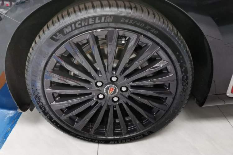 Used Hongqi H9 2025 2.0T Two-Wheel-Drive Flagship Private Enjoyment Style 5 Seats Left Front Wheel Hub