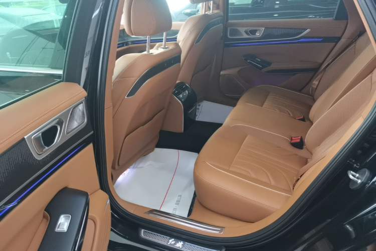 Used Hongqi H9 2025 Model Facelifted 2.0T Two-Wheel Drive Flag-Style Luxury Business Edition, 5 Seats Left Rear Seat