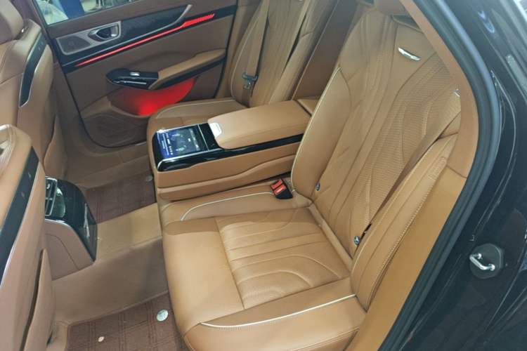 Used Hongqi H9 2025 Model Facelifted 2.0T Two-Wheel Drive Flag-Style Luxury Business Edition, 5 Seats Left Rear Seat