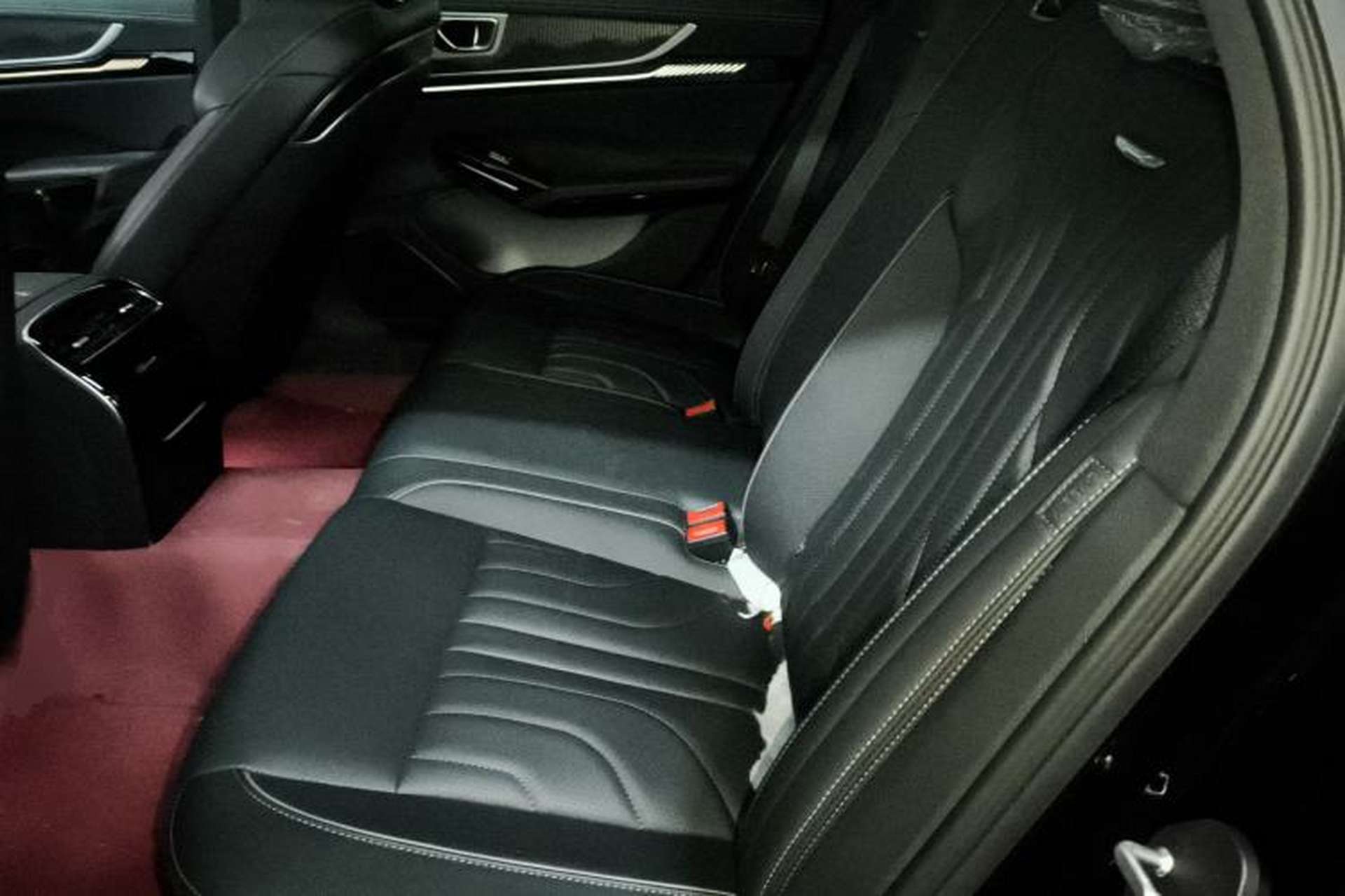Used Hongqi H9 2025 2.0T Two-Wheel Drive Flagship Luxury Business Edition 5 Seats Left Rear Seat