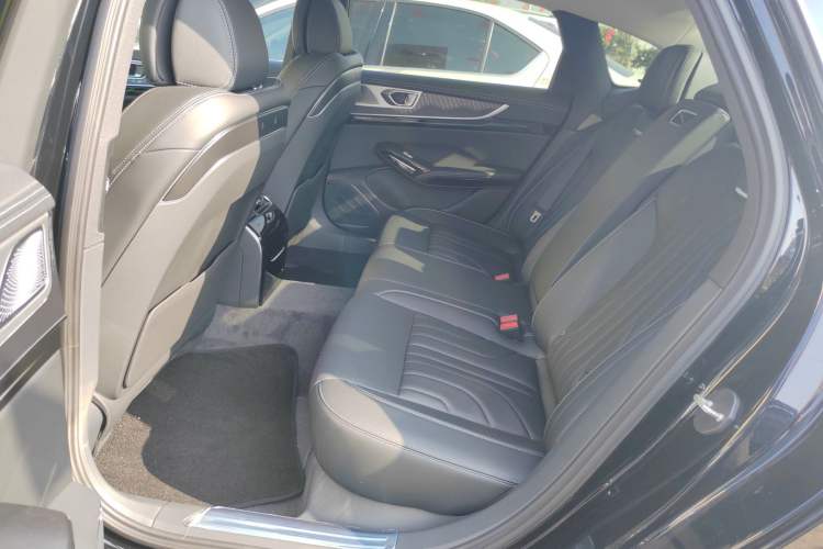 Used Hongqi H9 2025 2.0T Two-Wheel Drive Flagship Luxury Business Edition 5 Seats Left Rear Seat