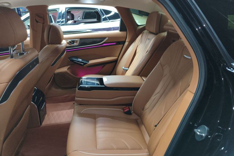 Used Hongqi H9 2025 Model Facelifted 2.0T Two-Wheel Drive Flag-Style Luxury Business Edition, 5 Seats Left Rear Seat