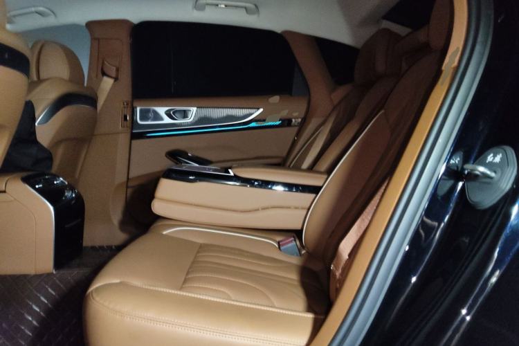 Used Hongqi H9 2025 2.0T Two-Wheel Drive Flagship Luxury Business Edition 5 Seats Left Rear Seat