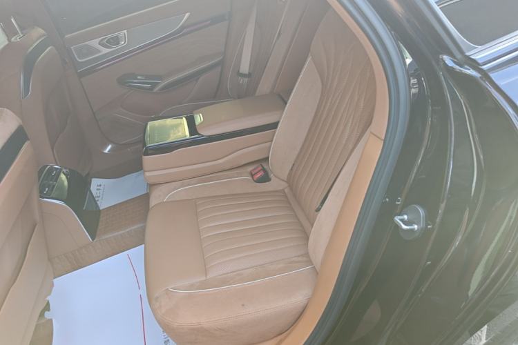 Used Hongqi H9 2025 Model Facelifted 2.0T Two-Wheel Drive Flag-Style Private Enjoyment Fashion Edition, 5 Seats Left Rear Seat