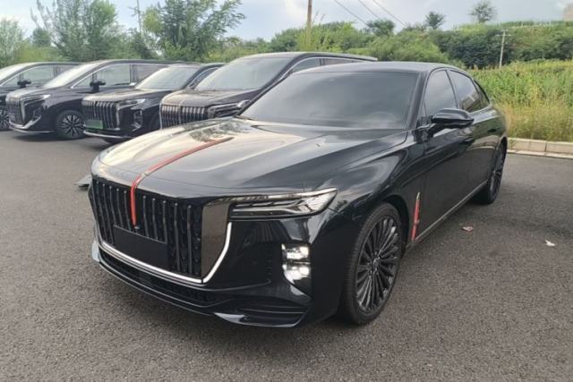 Used Hongqi H9 2025 Model Facelifted 2.0T Two-Wheel Drive Flag-Style Private Enjoyment Fashion Edition, 5 Seats