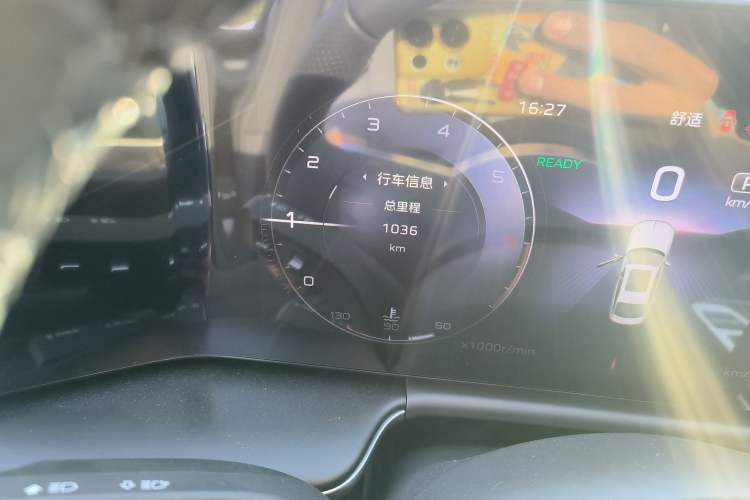 Used Hongqi H9 2025 2.0T Two-Wheel Drive Flagship Luxury Business Edition 5 Seats Odometer Close Up