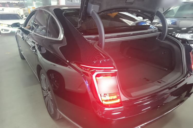 Used Hongqi H9 2025 Model Facelifted 2.0T Two-Wheel Drive Flag-Style Luxury Business Edition, 5 Seats Rear Left 45 Deg