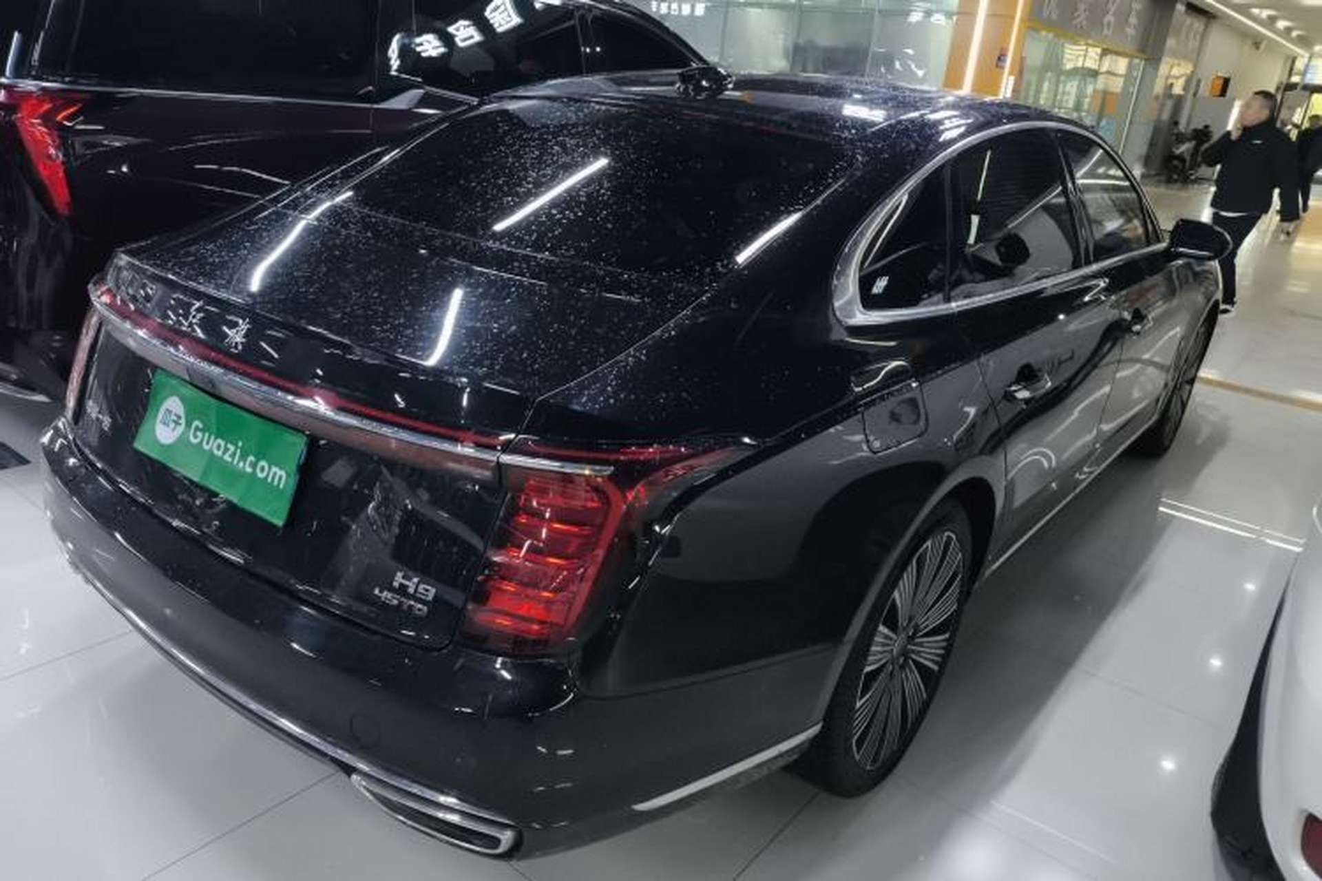 Used Hongqi H9 2025 2.0T Two-Wheel Drive Flagship Luxury Business Edition 5 Seats Rear Right 45 Deg