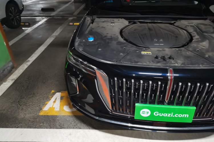 Used Hongqi H9 2025 2.0T Two-Wheel Drive Flagship Luxury Business Edition 5 Seats Right Front Headlight