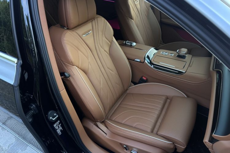 Used Hongqi H9 2025 Model Facelifted 2.0T Two-Wheel Drive Flag-Style Luxury Business Edition, 5 Seats Right Front Seat