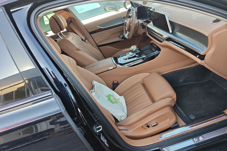 Used Hongqi H9 2025 2.0T Two-Wheel Drive Flagship Private Enjoyment Fashion Edition 5 Seats Right Front Seat
