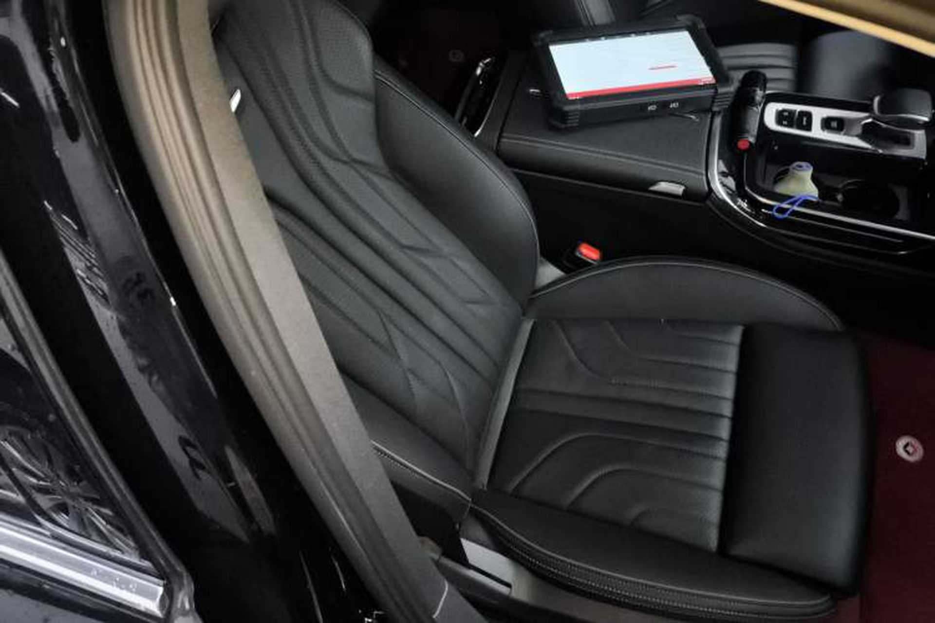 Used Hongqi H9 2025 2.0T Two-Wheel Drive Flagship Luxury Business Edition 5 Seats Right Front Seat