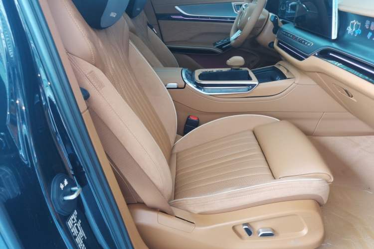 Used Hongqi H9 2025 Model Facelifted 2.0T Two-Wheel Drive Flag-Style Private Enjoyment Fashion Edition, 5 Seats Right Front Seat
