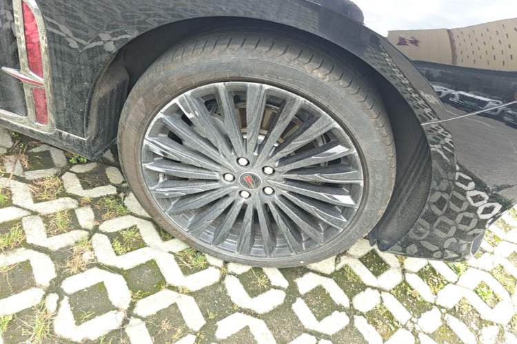 Used Hongqi H9 2025 2.0T Two-Wheel-Drive Flagship Private Enjoyment Style 5 Seats Right Front Wheel Hub