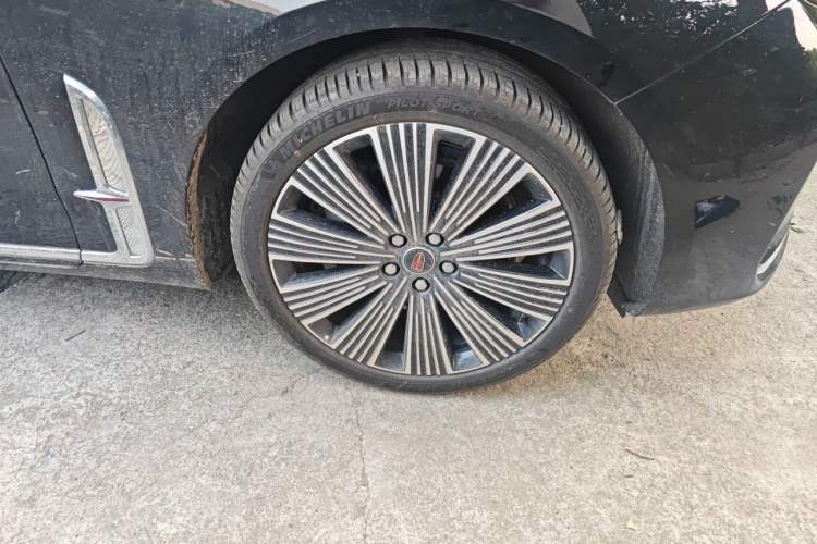 Used Hongqi H9 2025 2.0T Two-Wheel Drive Flagship Luxury Business Edition 5 Seats Right Front Wheel Hub