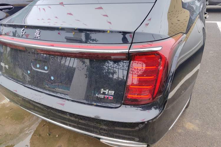 Used Hongqi H9 2025 2.0T Two-Wheel Drive Flagship Luxury Business Edition 5 Seats Right Rear Taillight