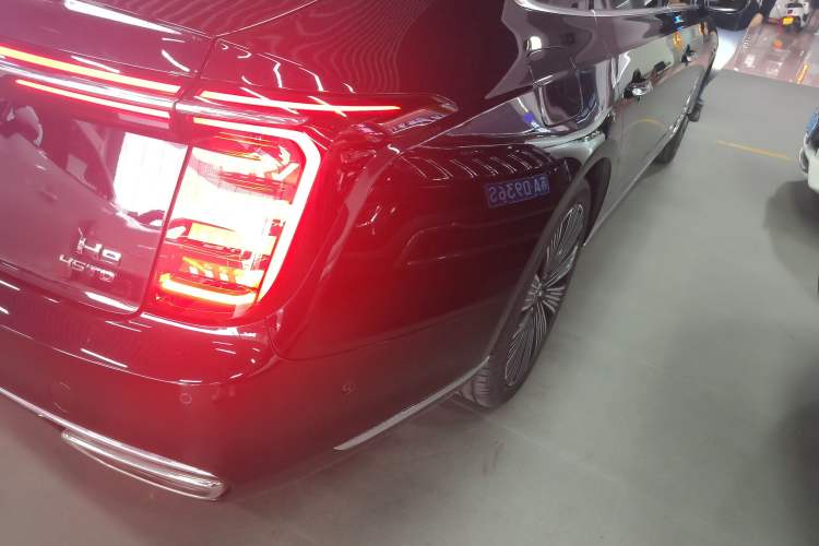 Used Hongqi H9 2025 Model Facelifted 2.0T Two-Wheel Drive Flag-Style Luxury Business Edition, 5 Seats Right Rear Taillight