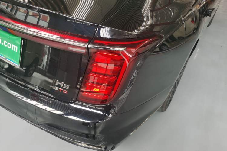 Used Hongqi H9 2025 Model Facelifted 2.0T Two-Wheel Drive Flag-Style Private Enjoyment Fashion Edition, 5 Seats Right Rear Taillight