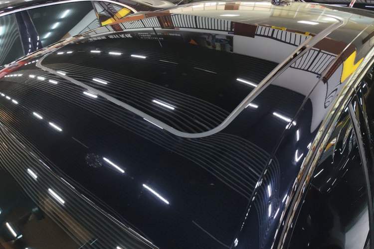 Used Hongqi H9 2025 2.0T Two-Wheel-Drive Flagship Private Enjoyment Style 5 Seats Roof