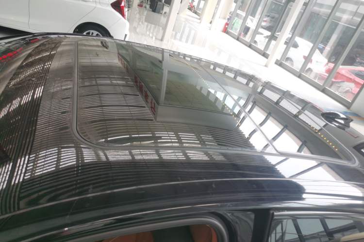 Used Hongqi H9 2025 Model Facelifted 2.0T Two-Wheel Drive Flag-Style Private Enjoyment Fashion Edition, 5 Seats Roof