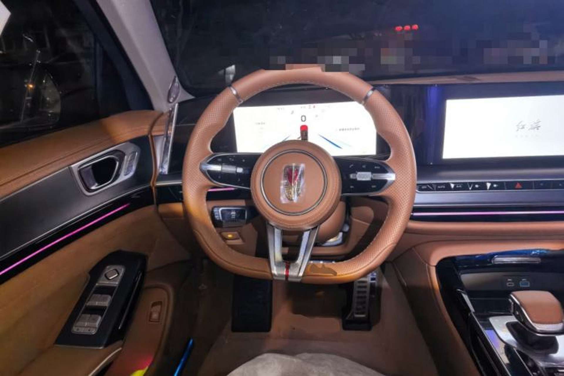 Used Hongqi H9 2025 Model Facelifted 2.0T Two-Wheel Drive Flag-Style Private Enjoyment Fashion Edition, 5 Seats Steering Wheel