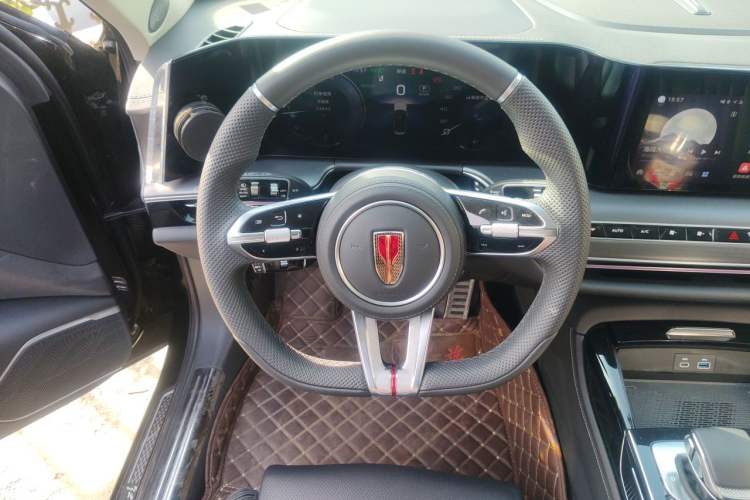 Used Hongqi H9 2025 2.0T Two-Wheel-Drive Flagship Private Enjoyment Style 5 Seats Steering Wheel