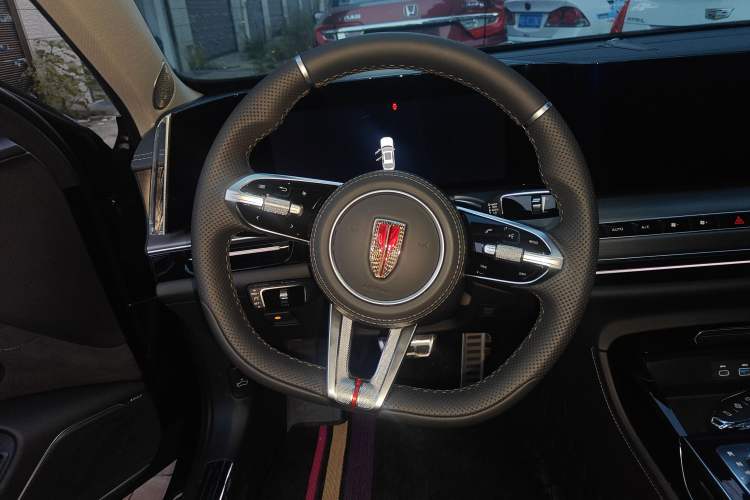 Used Hongqi H9 2025 2.0T Two-Wheel-Drive Flagship Private Enjoyment Style 5 Seats Steering Wheel