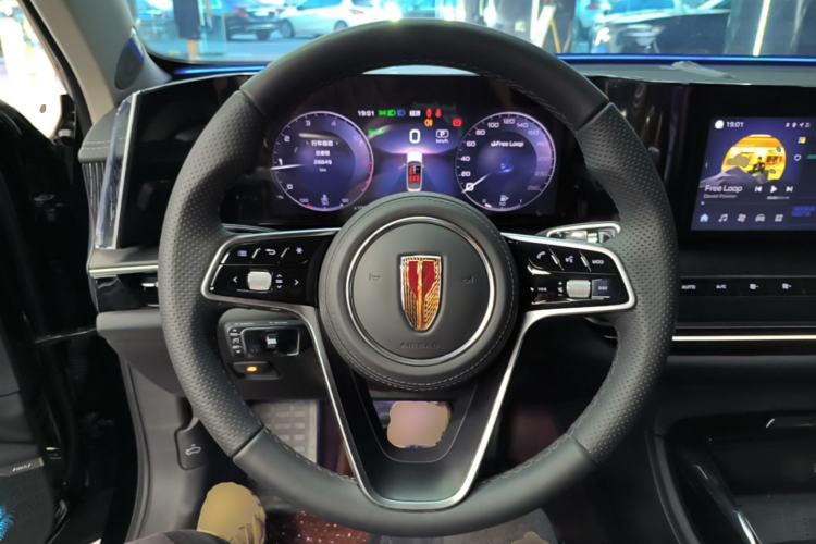 Used Hongqi H9 2025 Model Facelifted 2.0T Two-Wheel Drive Flag-Style Luxury Business Edition, 5 Seats Steering Wheel