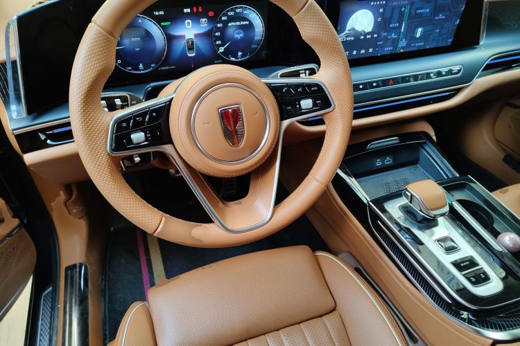 Used Hongqi H9 2025 2.0T Two-Wheel Drive Flagship Luxury Business Edition 5 Seats Steering Wheel