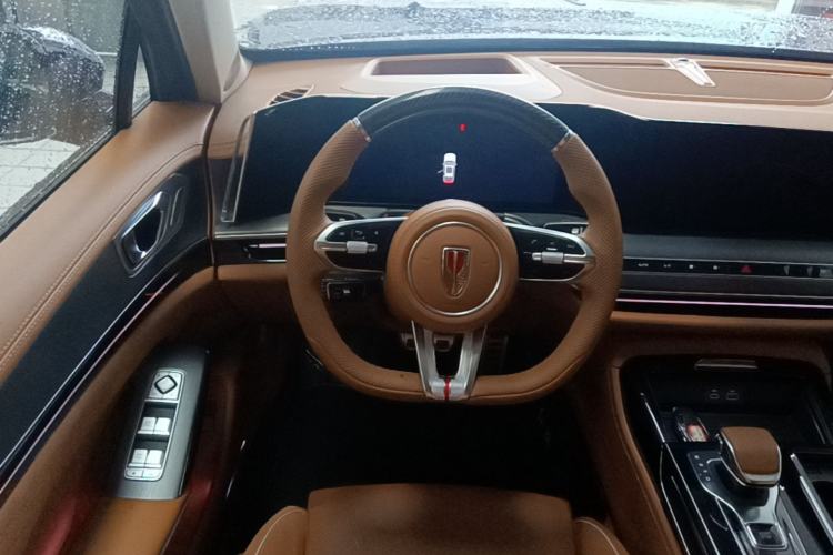 Used Hongqi H9 2025 2.0T Two-Wheel Drive Flagship Private Enjoyment Fashion Edition 5 Seats Steering Wheel