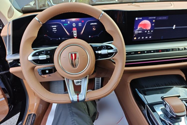 Used Hongqi H9 2025 Model Facelifted 2.0T Two-Wheel Drive Flag-Style Private Enjoyment Fashion Edition, 5 Seats Steering Wheel