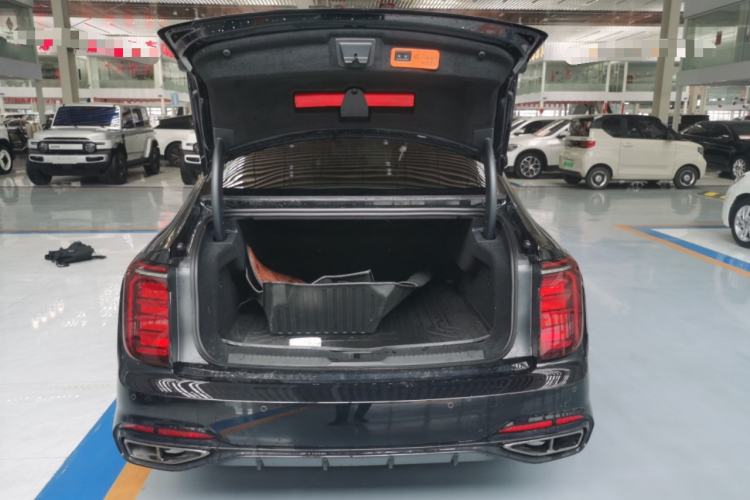 Used Hongqi H9 2025 Model Facelifted 2.0T Two-Wheel Drive Flag-Style Private Enjoyment Fashion Edition, 5 Seats Trunk