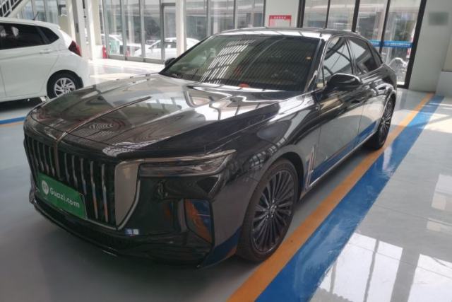 Used Hongqi H9 2025 Model Facelifted 2.0T Two-Wheel Drive Flag-Style Private Enjoyment Fashion Edition, 5 Seats