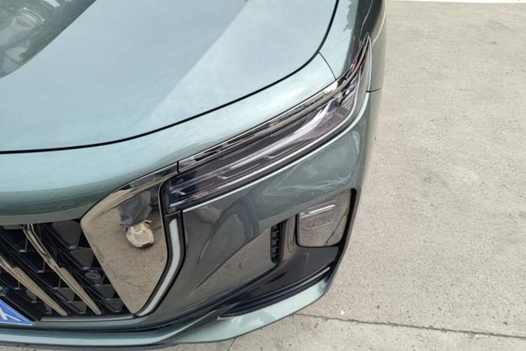 Used Hongqi H9 2025 2.0T Two-Wheel Drive Flagship Private Enjoyment Fashion Edition 5 Seats Left Front Headlight