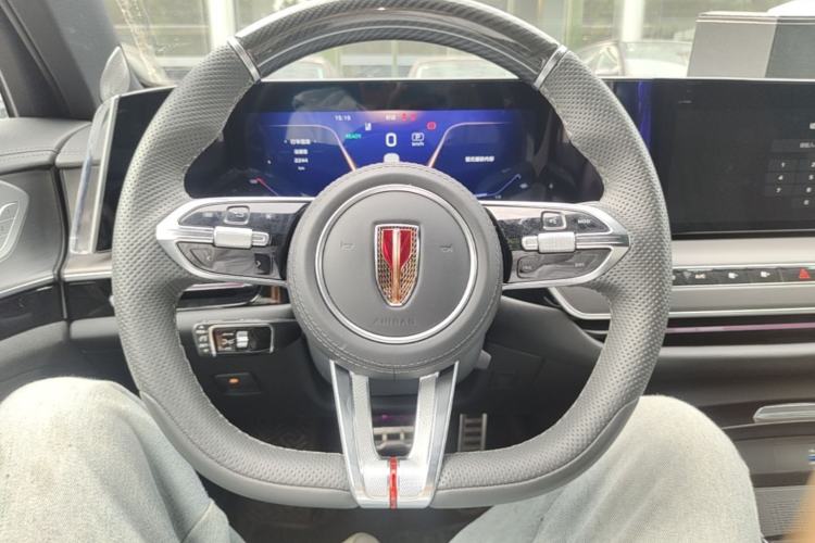Used Hongqi H9 2025 2.0T Two-Wheel Drive Flagship Private Enjoyment Fashion Edition 5 Seats Steering Wheel