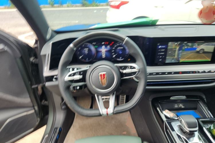 Used Hongqi H9 2025 Model Facelifted 2.0T Two-Wheel Drive Flag-Style Private Enjoyment Fashion Edition, 5 Seats Steering Wheel