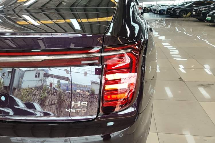 Used Hongqi H9 2025 Model Facelifted 2.0T Two-Wheel Drive Flag-Style Private Enjoyment Fashion Edition, 5 Seats Exterior 3