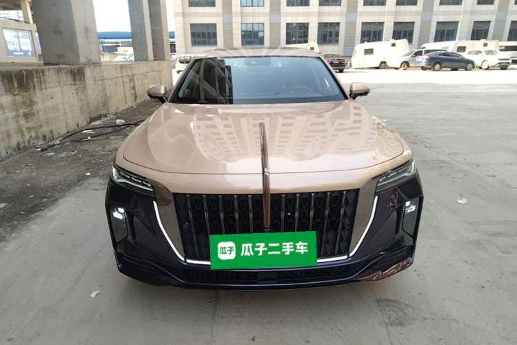 Used Hongqi H9 2025 Model Facelifted 2.0T Two-Wheel Drive Flag-Style Private Enjoyment Fashion Edition, 5 Seats Front