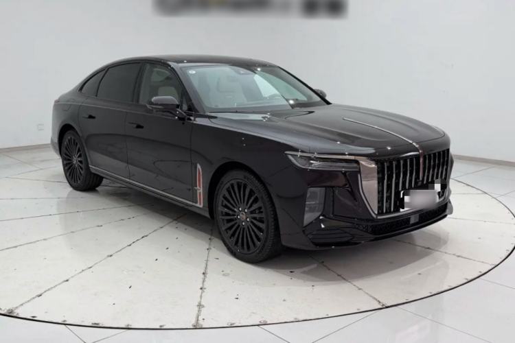 Used Hongqi H9 2025 Model Facelifted 2.0T Two-Wheel Drive Flag-Style Private Enjoyment Fashion Edition, 5 Seats Front Right 45 Deg