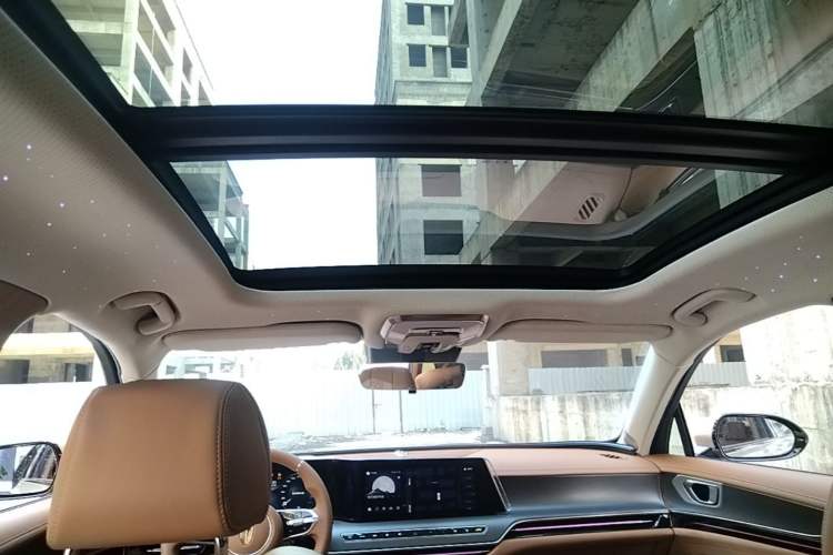 Used Hongqi H9 2025 Model Facelifted 2.0T Two-Wheel Drive Flag-Style Private Enjoyment Fashion Edition, 5 Seats Interior 8