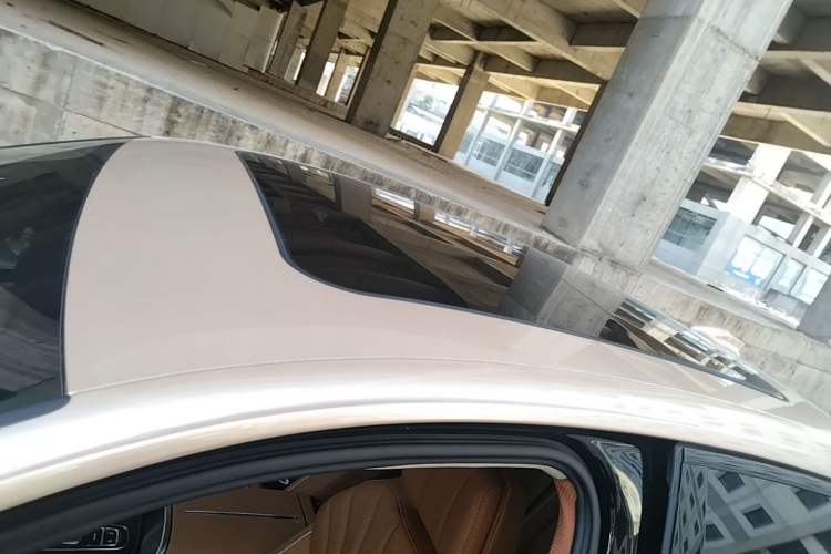 Used Hongqi H9 2025 Model Facelifted 2.0T Two-Wheel Drive Flag-Style Private Enjoyment Fashion Edition, 5 Seats Roof