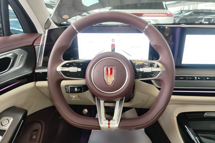Used Hongqi H9 2025 Model Facelifted 2.0T Two-Wheel Drive Flag-Style Private Enjoyment Fashion Edition, 5 Seats Steering Wheel