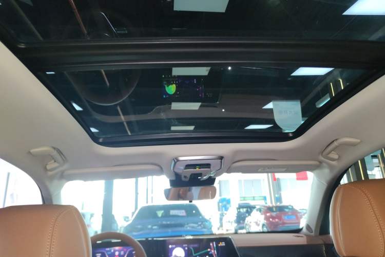 Used Hongqi H9 2025 Model Facelifted 2.0T Two-Wheel Drive Flag-Style Luxury Business Edition, 5 Seats Headliner