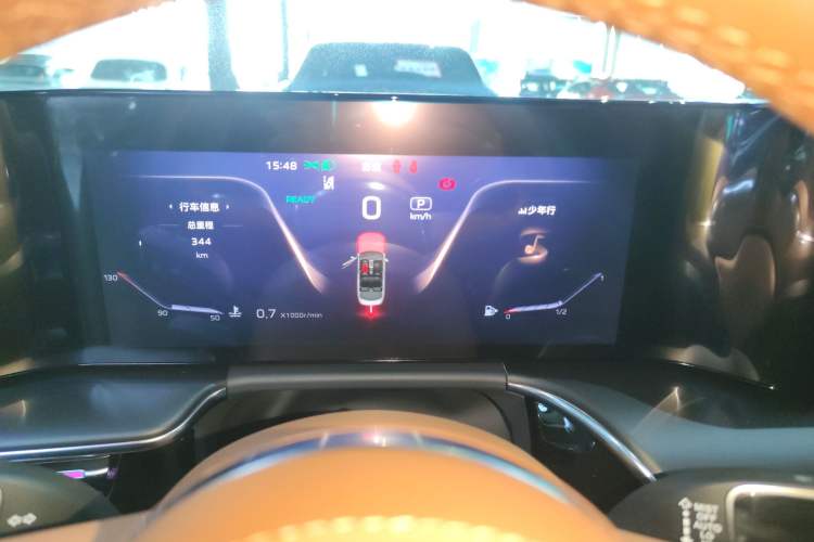 Used Hongqi H9 2025 Model Facelifted 2.0T Two-Wheel Drive Flag-Style Luxury Business Edition, 5 Seats Instrument Cluster