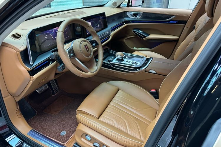 Used Hongqi H9 2025 Model Facelifted 2.0T Two-Wheel Drive Flag-Style Luxury Business Edition, 5 Seats Interior 1