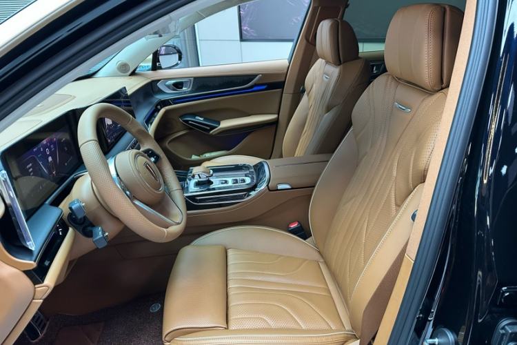 Used Hongqi H9 2025 Model Facelifted 2.0T Two-Wheel Drive Flag-Style Luxury Business Edition, 5 Seats Interior 11