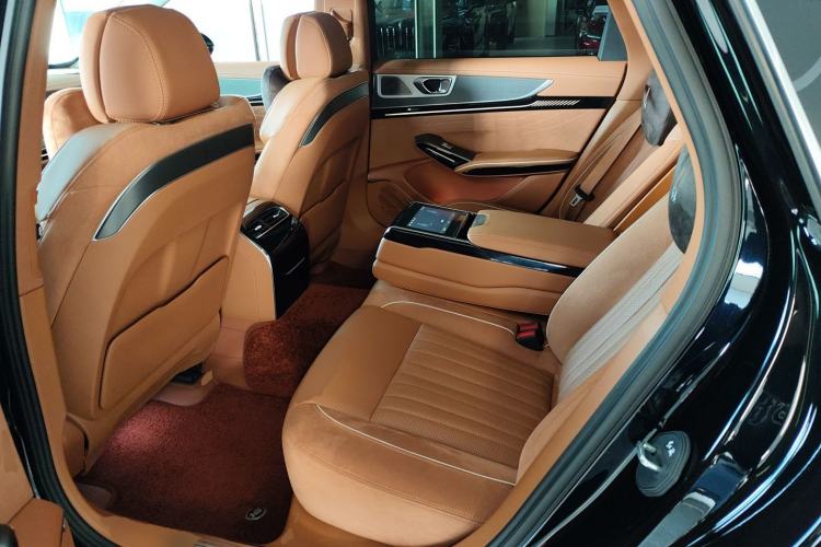 Used Hongqi H9 2025 2.0T Two-Wheel-Drive Flagship Private Enjoyment Style 5 Seats Interior 4