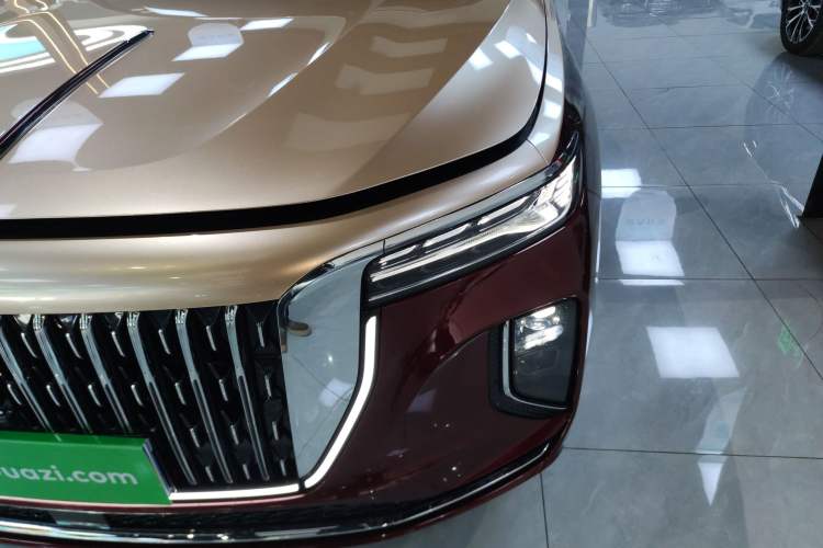 Used Hongqi H9 2025 Model Facelifted 2.0T Two-Wheel Drive Flag-Style Luxury Business Edition, 5 Seats Left Front Headlight