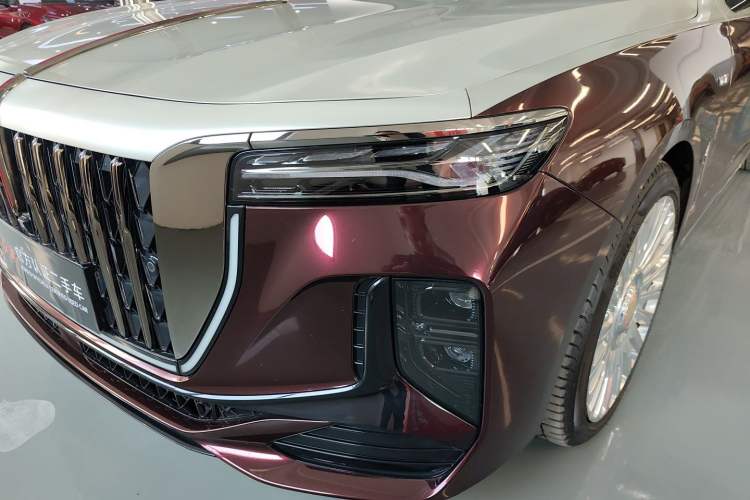 Used Hongqi H9 2025 2.0T Two-Wheel-Drive Flagship Private Enjoyment Style 5 Seats Left Front Headlight